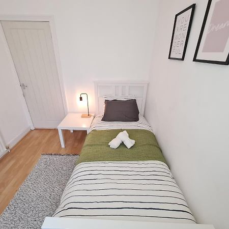 Large 3 Bed Flat, Free Parking Apartamento Newcastle Upon Tyne Exterior foto