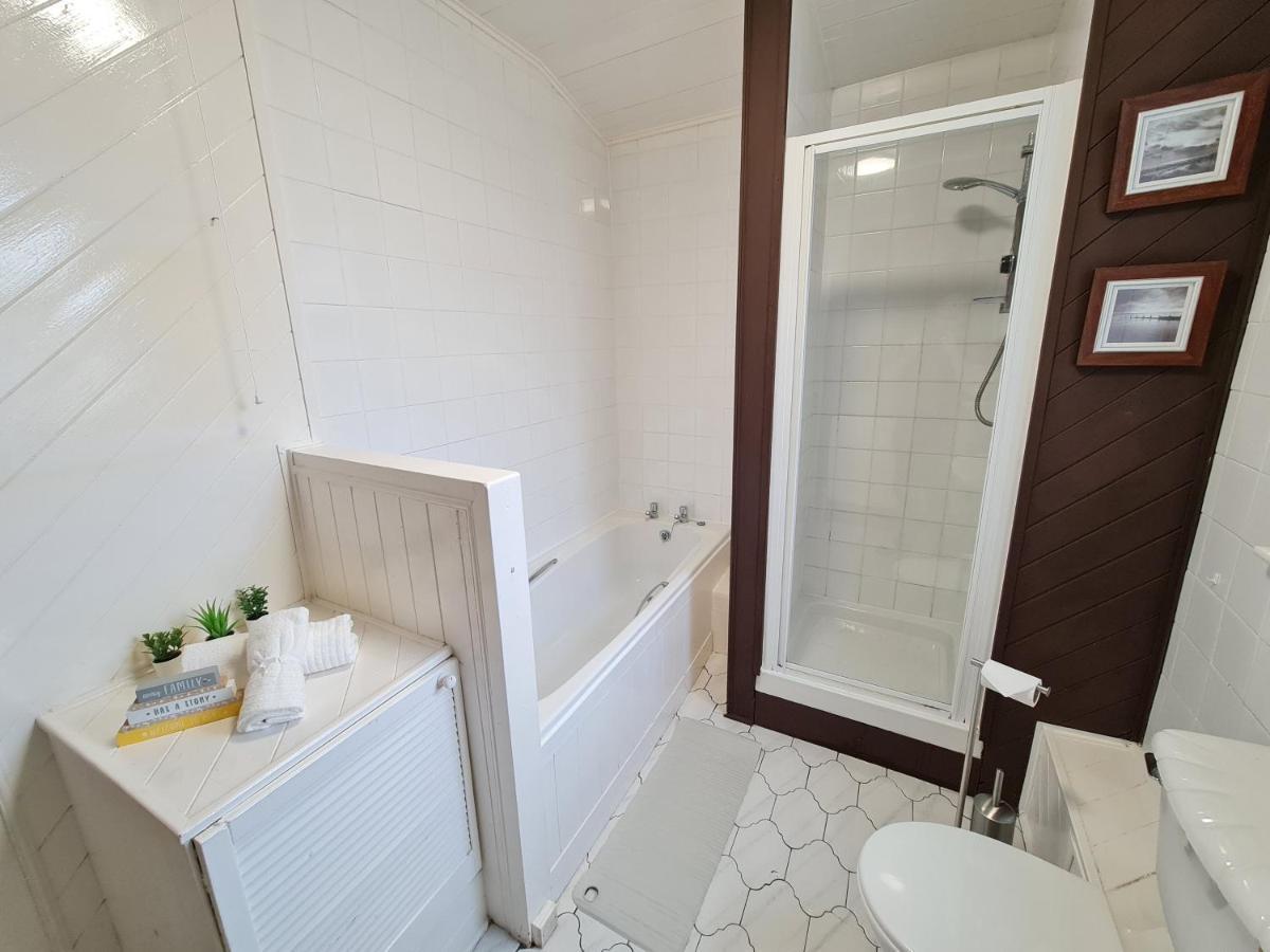 Large 3 Bed Flat, Free Parking Apartamento Newcastle Upon Tyne Exterior foto