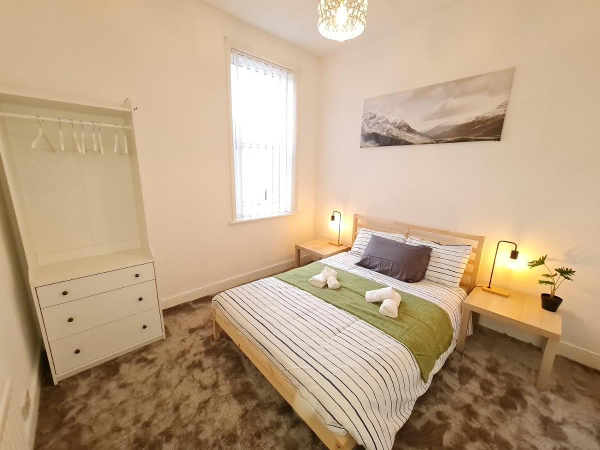 Large 3 Bed Flat, Free Parking Apartamento Newcastle Upon Tyne Exterior foto