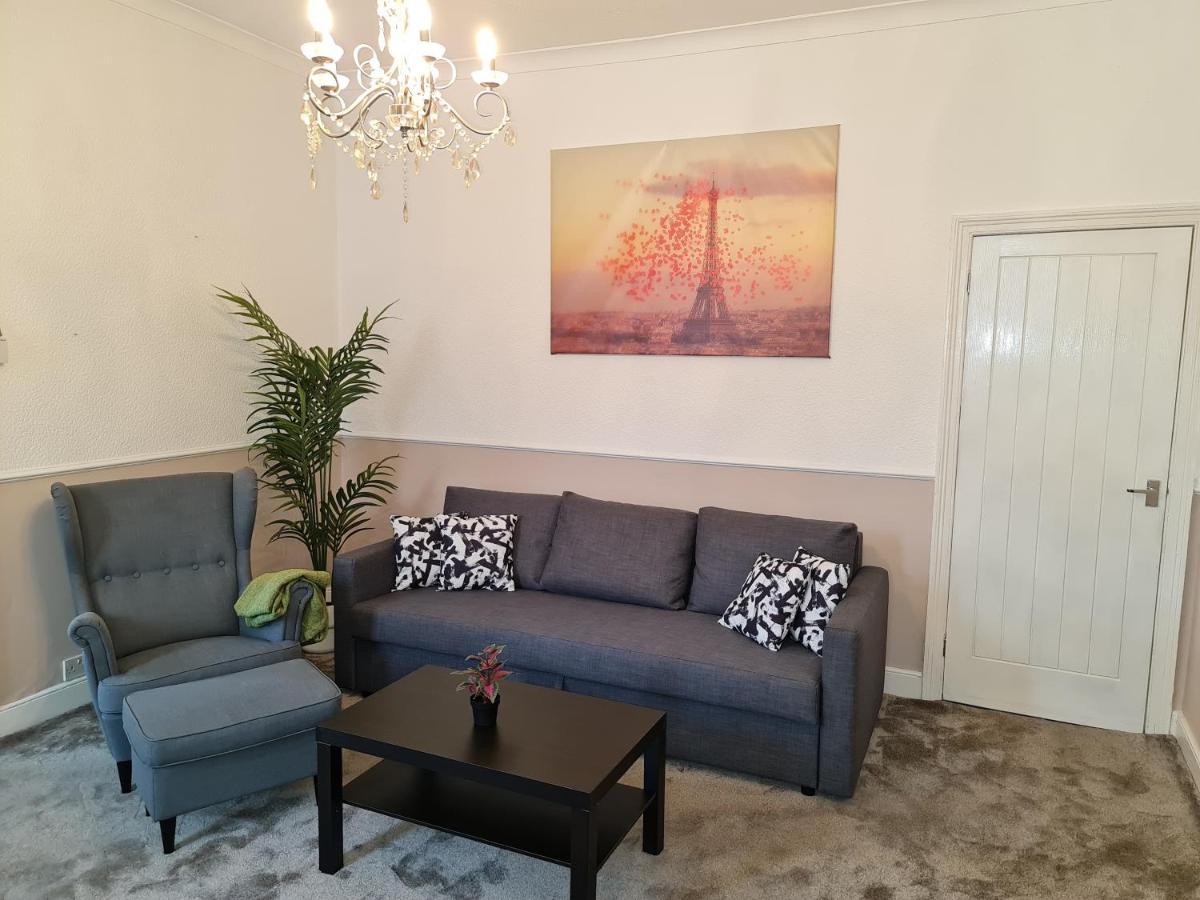 Large 3 Bed Flat, Free Parking Apartamento Newcastle Upon Tyne Exterior foto