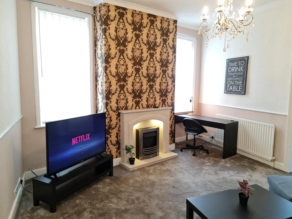 Large 3 Bed Flat, Free Parking Apartamento Newcastle Upon Tyne Exterior foto