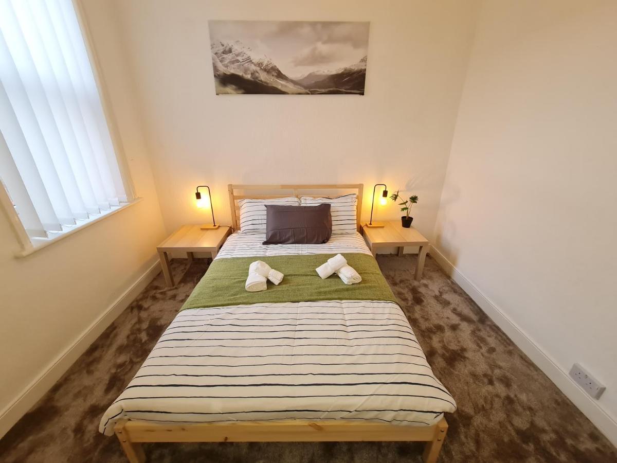 Large 3 Bed Flat, Free Parking Apartamento Newcastle Upon Tyne Exterior foto