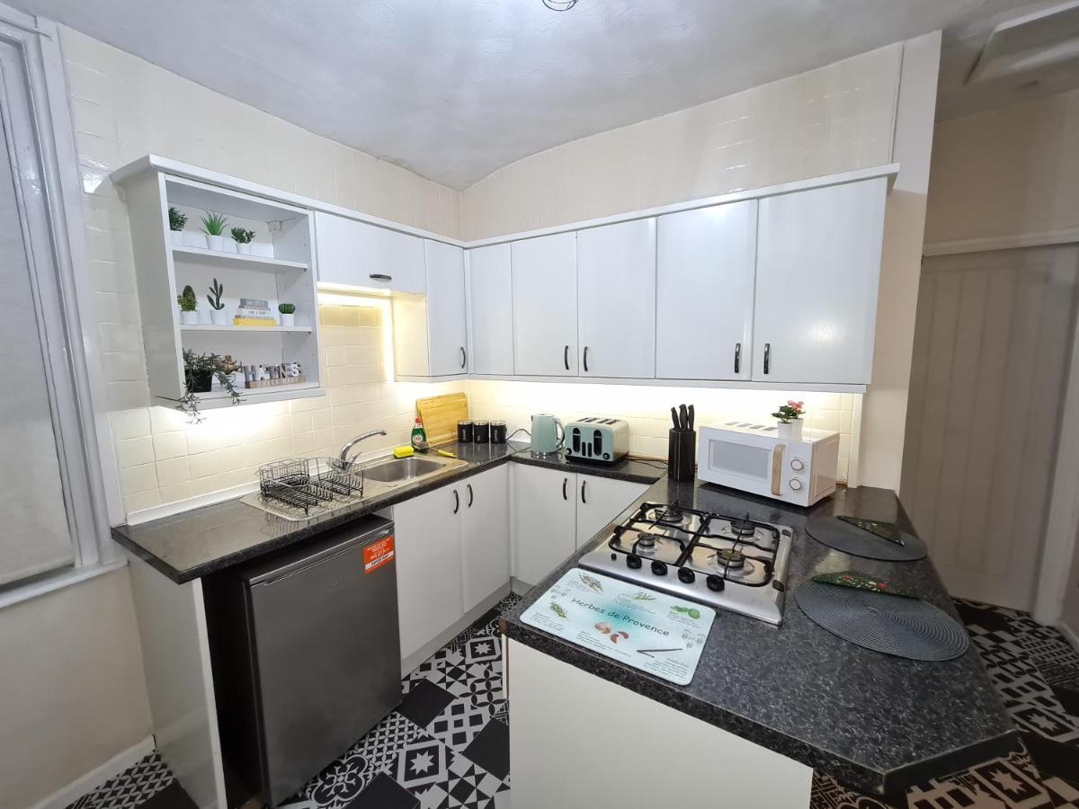 Large 3 Bed Flat, Free Parking Apartamento Newcastle Upon Tyne Exterior foto
