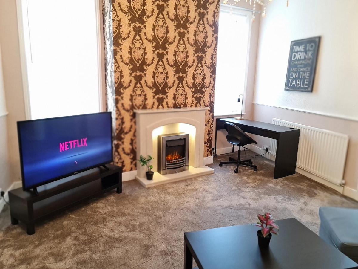 Large 3 Bed Flat, Free Parking Apartamento Newcastle Upon Tyne Exterior foto